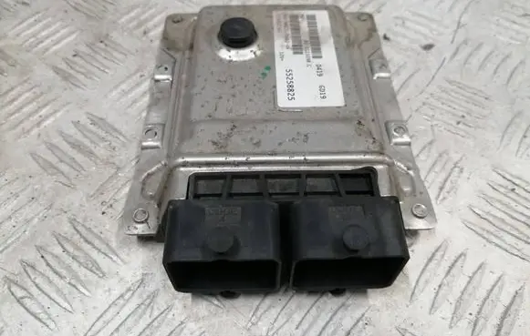 Fiat 500X Engine control unit/module 55258825 D419GD19 0123098C