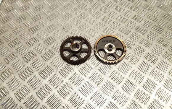 Volkswagen Polo V 6R Timing chain sprocket 03D103306B 03D103305