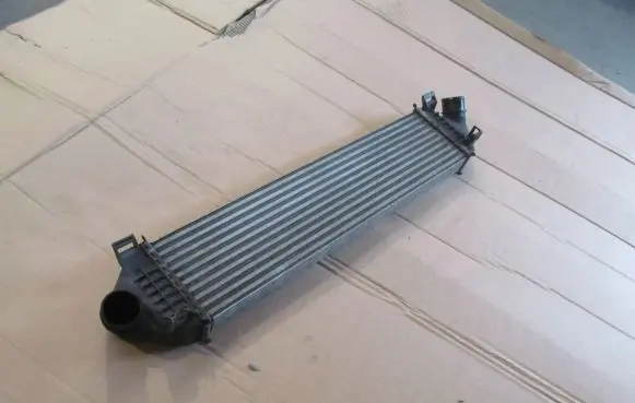 Volvo V40 Intercooler radiator 31319168 CD744001 FCC7A