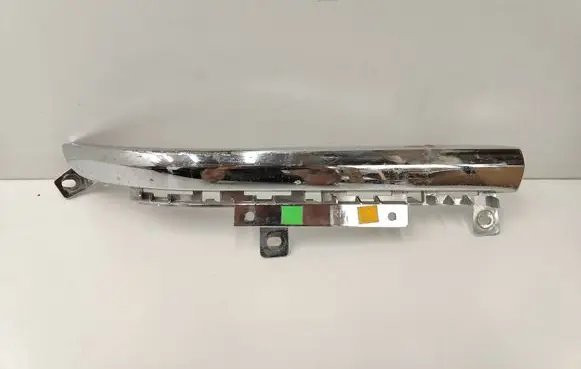 Dodge RAM 1500 DS Under headlight/headlamp trim 6BT12TRMAC 80207T M2502