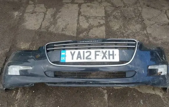 Peugeot 508 Front bumper juodas