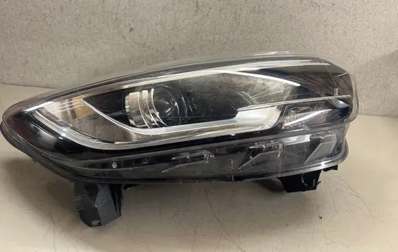 Renault Kadjar Headlight/headlamp 260104607R 01177082