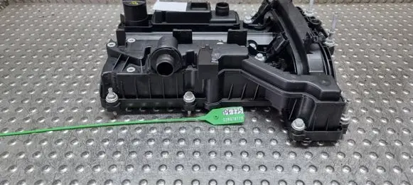 Ford Focus Rocker cam cover S26378775 CM5G6K271CL