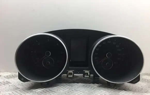 Volkswagen Golf VI Speedometer (instrument cluster) 5K0920971A
