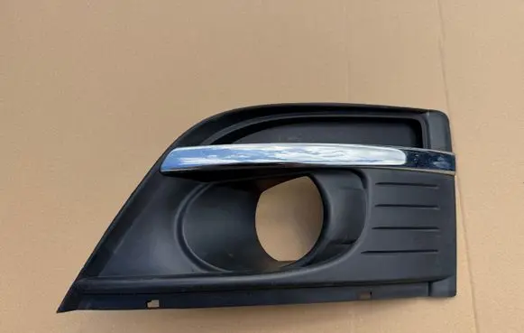 Citroen C4 I Picasso Front fog light trim/grill 9680404077