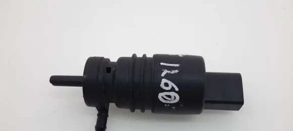 Mercedes-Benz CLS C219 Windscreen/windshield washer pump A2218690121