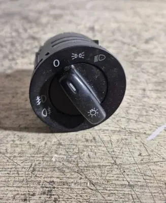Volkswagen PASSAT B6 Light switch PbTP