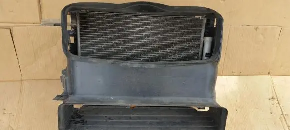 Renault Twingo III Radiator support slam panel 92100169R