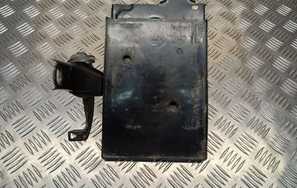 Battery bracket