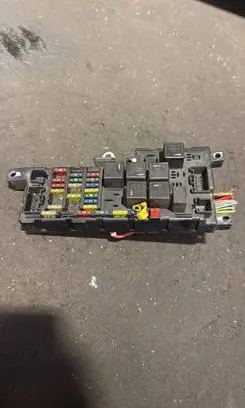 Volvo V70 Fuse box set 30728008 518828108