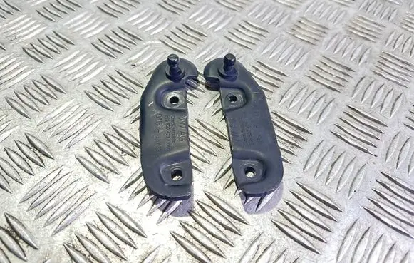 Volkswagen PASSAT B8 Shock absorber/damper mounting bracket 3G9827428 3G9827427