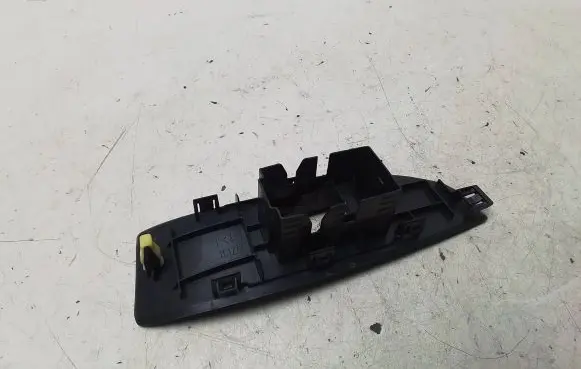 Toyota Corolla Verso AR10 Front door window switch trim 742310F040 1378