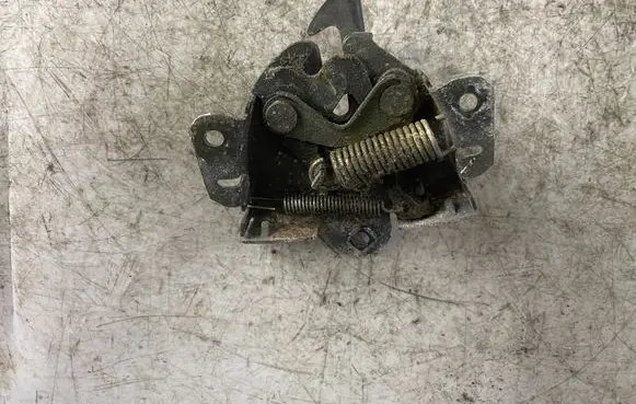 Mitsubishi Grandis Engine bonnet/hood lock/catch
