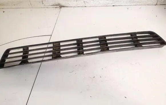 Audi A4 S4 B5 8D Front bumper lower grill 8d0807683