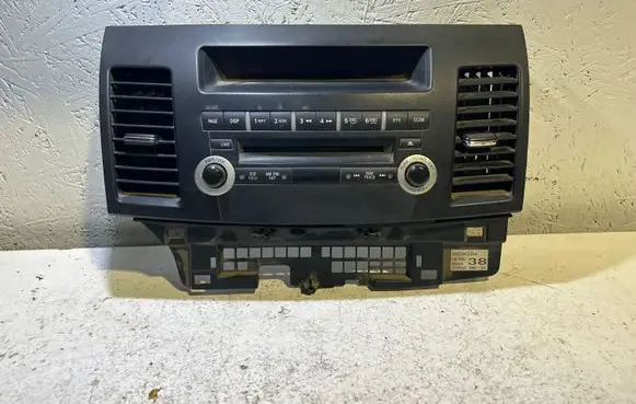 Mitsubishi Lancer Radio/CD/DVD/GPS head unit 8002A612XA 8C05A 3861143