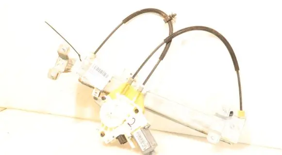 Renault Fluence Rear window lifting mechanism without motor
