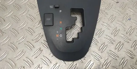 Toyota Verso Gear shifter surround trim plastic