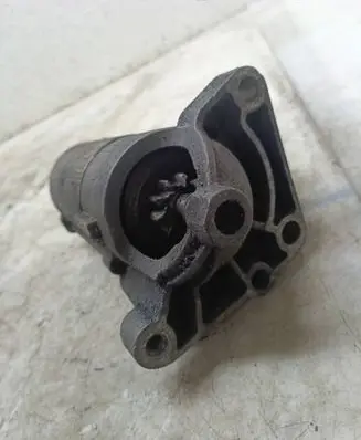Renault Trafic II (X83) Starter motor D7R53 8200106788