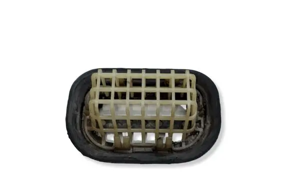 BMW 4 F32 F33 Quarter panel pressure vent 9324831
