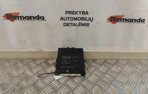 Toyota RAV 4 (XA40) Keyless (KESSY) go control unit/module 8999042090