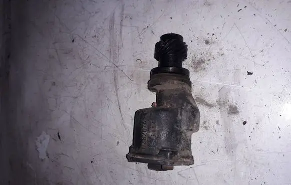 Volkswagen PASSAT B4 Vacuum pump 028207A