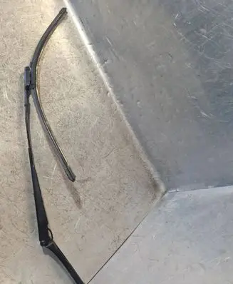 Volkswagen Jetta VI Front wiper blade arm 5C7955409