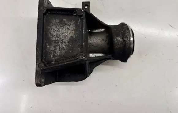 BMW X1 E84 Driveshaft support bearing bracket 7527386 31537527386
