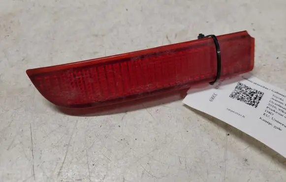 Toyota Avensis T270 Rear tail light reflector 1070002