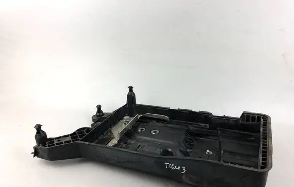Volkswagen Tiguan Battery tray 5QF915325B