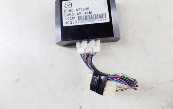 Mazda 2 Alarm control unit/module DF8067790B
