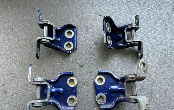 Nissan King Cab, Navara Rear door lock loop/hook striker 8242110Y00 824003S300 824013S300