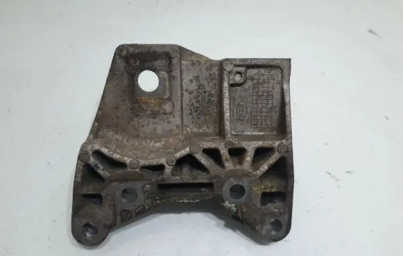 Land Rover Discovery Sport Engine mounting bracket GJ326P096AE