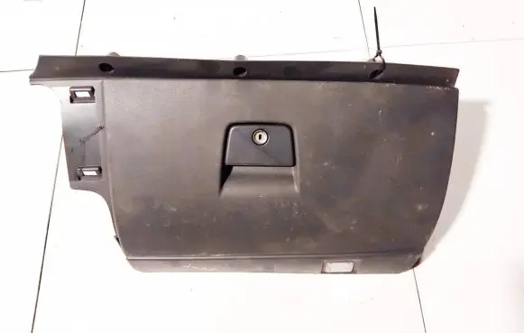 Volvo V50 Glove box 8626141