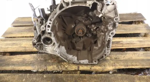 Nissan Micra Manual 5 speed gearbox JH3195