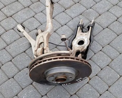Mercedes-Benz GLC C253 Rear wheel hub A2053300