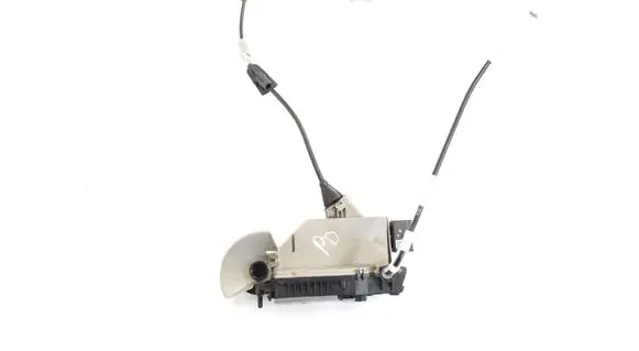 Nissan Qashqai Front door lock 