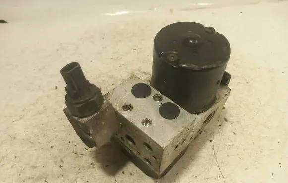 Mercedes-Benz A W168 ABS Pump 0265202433