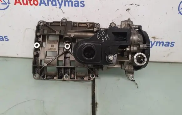BMW 5 E60 E61 Oil pump 7798014 11417798014 7810451