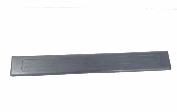 Front sill trim cover