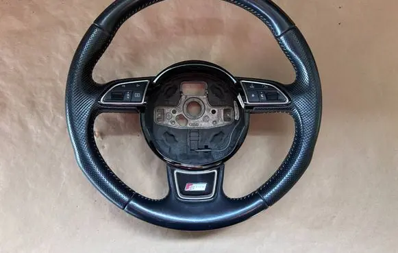 Audi A3 S3 8P Steering wheel