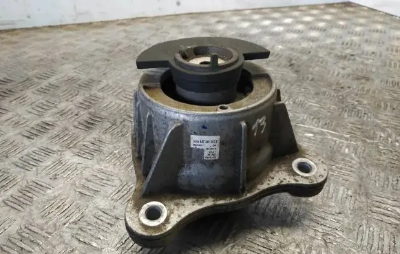 Mercedes-Benz Vito Viano W447 Engine mount bracket A4472410213