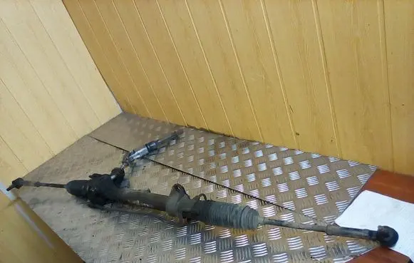 Chrysler Voyager Steering rack P04743860