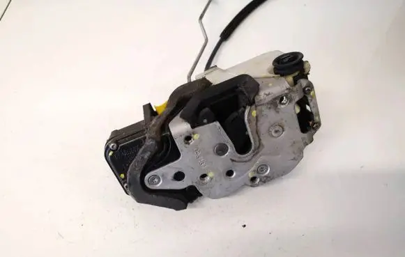 Opel Insignia A Front door lock 3023881 3023881lh2