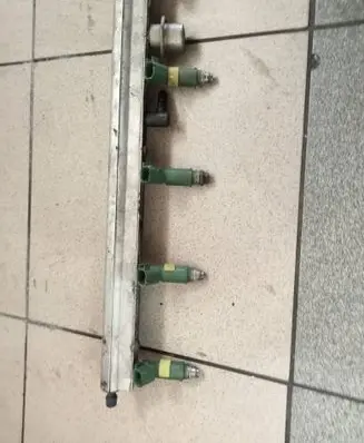 Volvo S80 Fuel injector 9470229