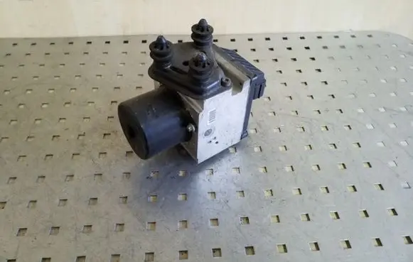 Volkswagen PASSAT CC ABS Pump 3C0614109T 16705910 16705710K
