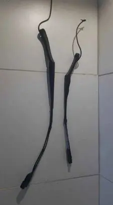 Tesla Model Y Front wiper blade arm