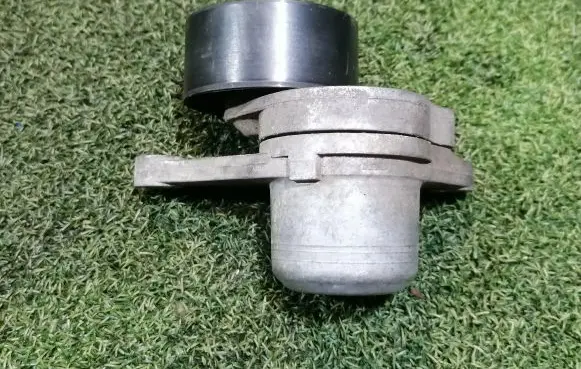 Nissan NV400 Timing belt/chain tensioner 117507568R