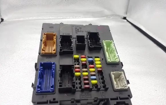 Ford Focus Power management control unit F1FT14A073GG 4410100 580D11F07