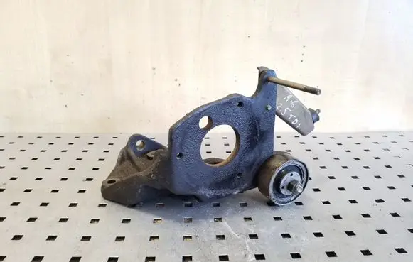 Audi A6 S6 C4 4A Fuel pump bracket 046130147D