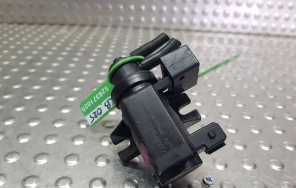BMW 1 E81 E87 Turbo solenoid valve S26371025 7796634